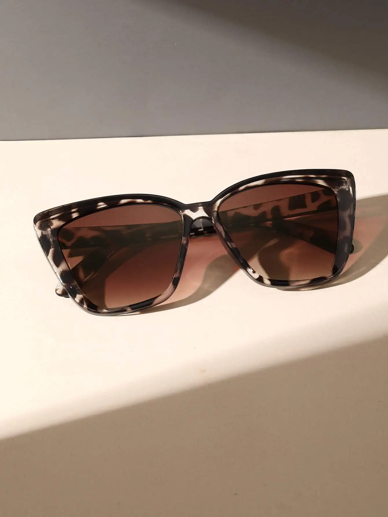 1 Pair Women's Cat Eye Plastic - Summer Clothing Drive のレビューと価格